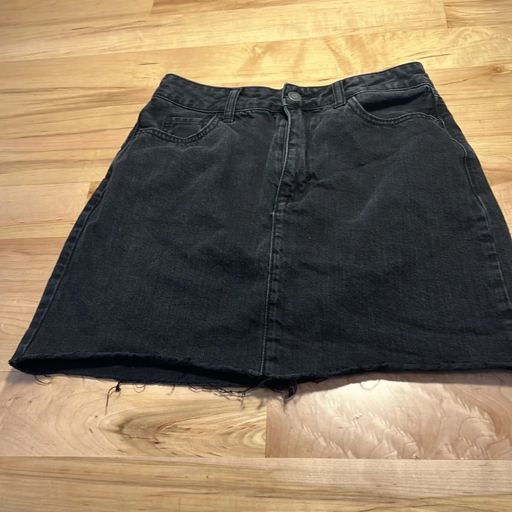 Hollister Black Ultra High-Rise Jean Skirt - size 27